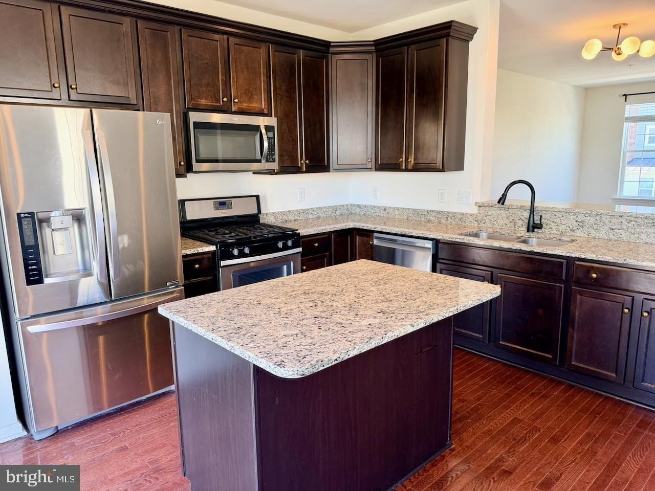 3744 Green St - Photo 7 of 50