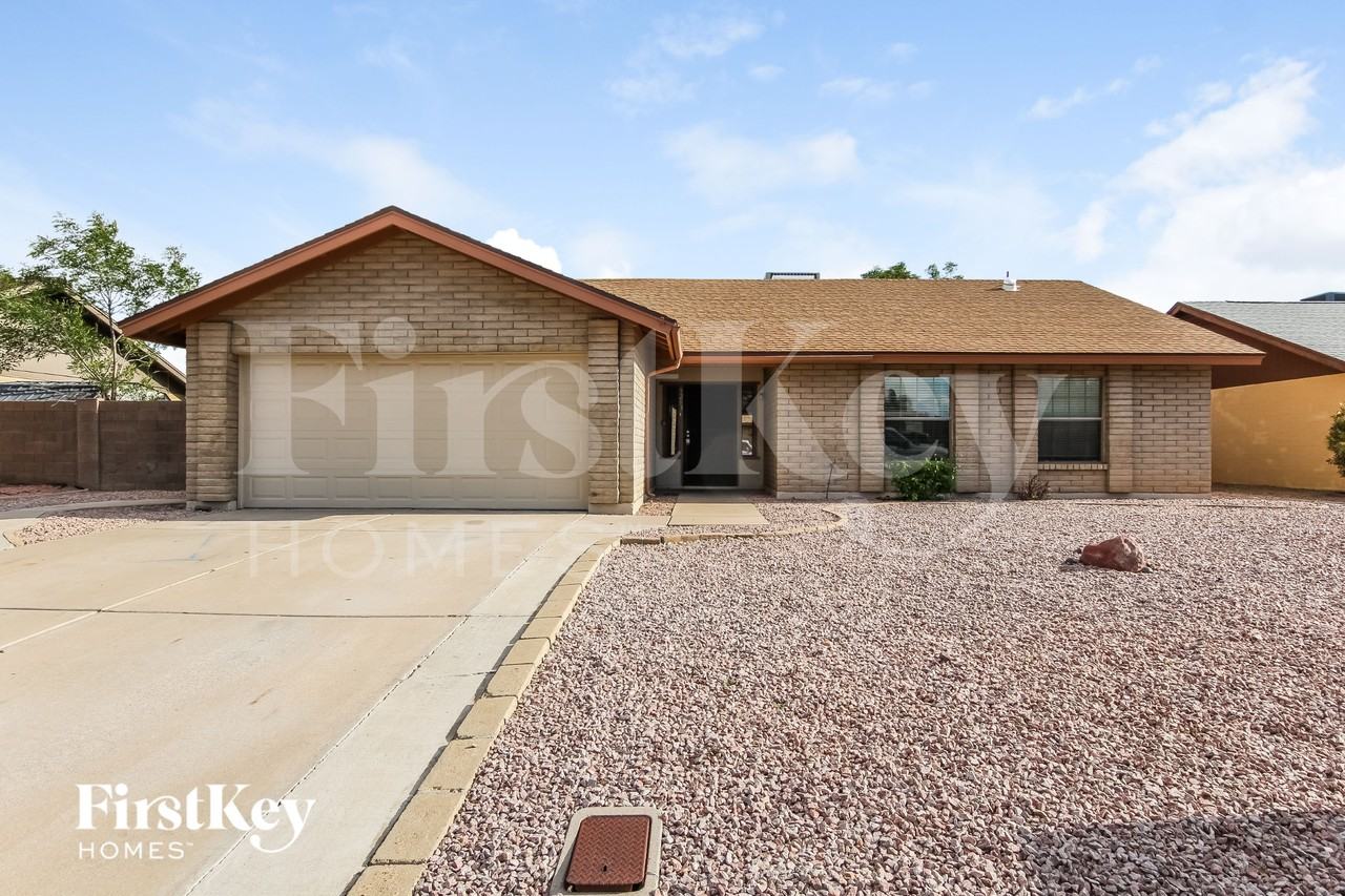 5203 W Sandra Ter - Photo 3 of 16