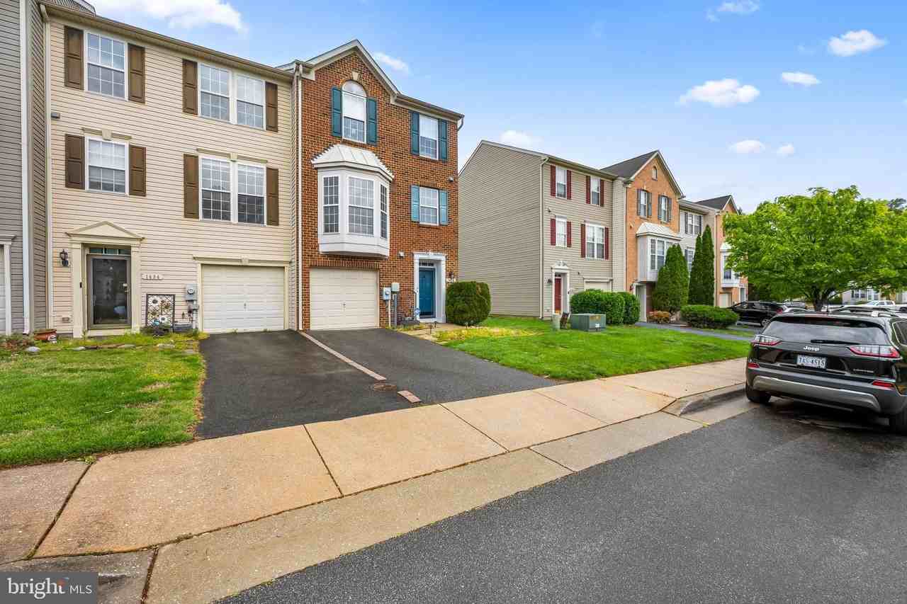 1436 Pangbourne Way - Photo 4 of 39
