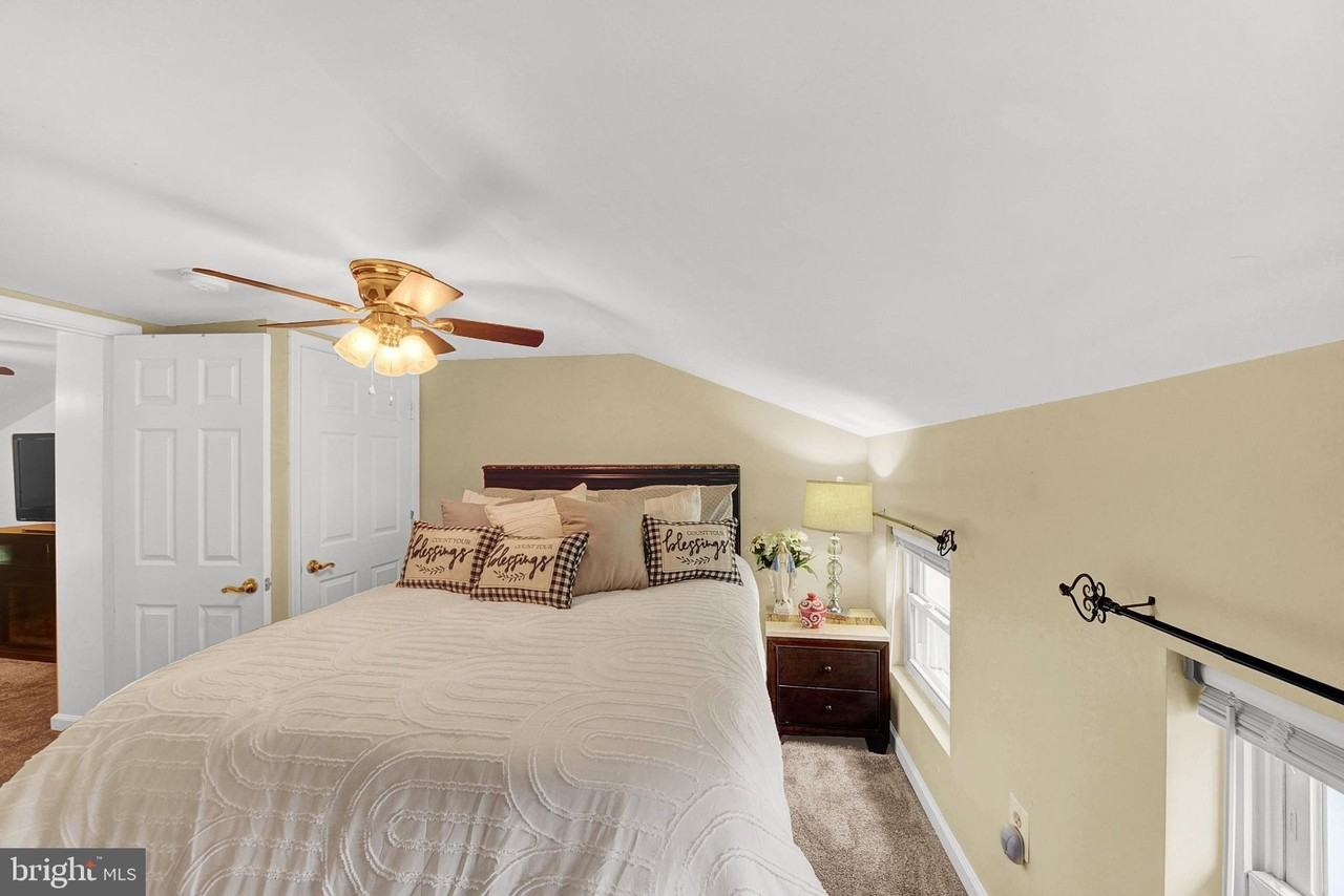 1730 Gough St - Photo 4 of 23