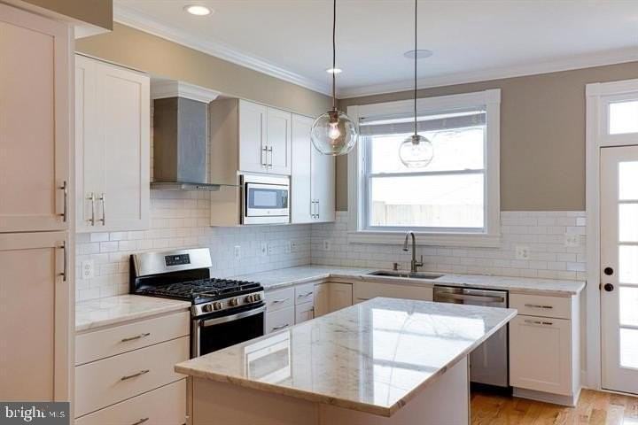 2820 Hudson St - Photo 6 of 31
