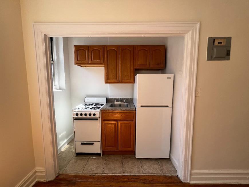 4129 46th St - Photo 3 of 9