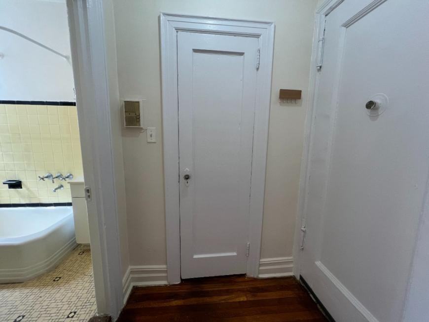 4129 46th St - Photo 4 of 9