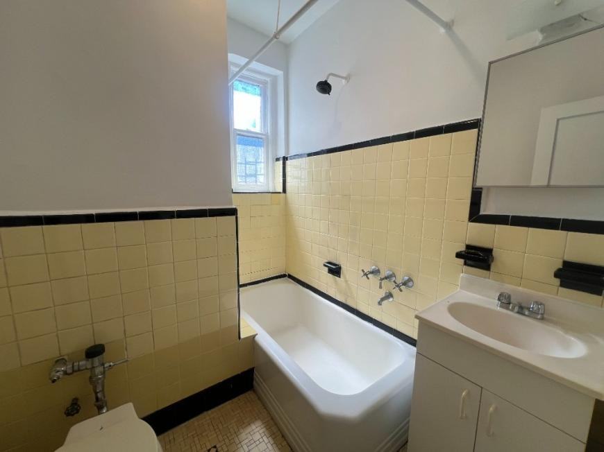 4129 46th St - Photo 5 of 9