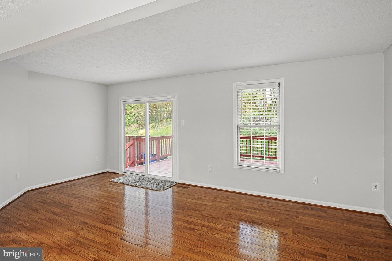 7951 Brightmeadow Ct - Photo 6 of 34