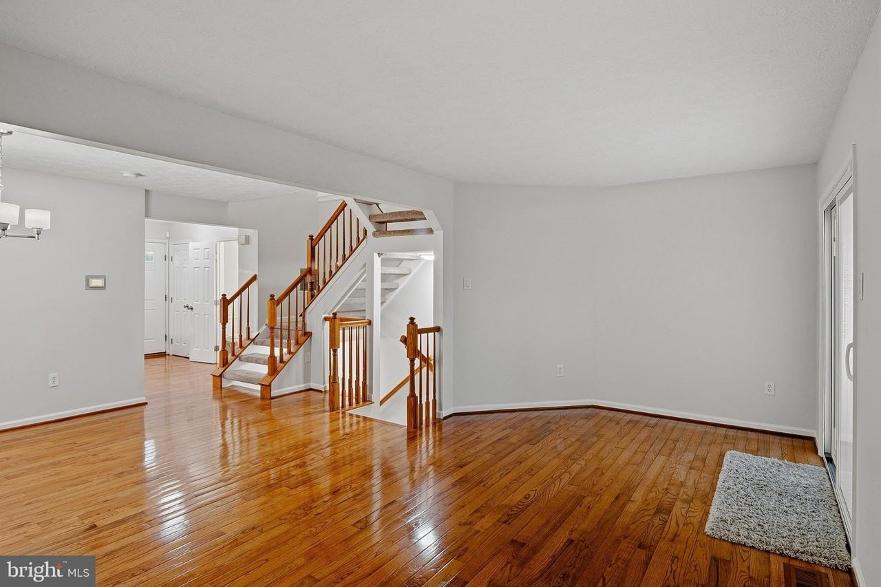 7951 Brightmeadow Ct - Photo 7 of 34
