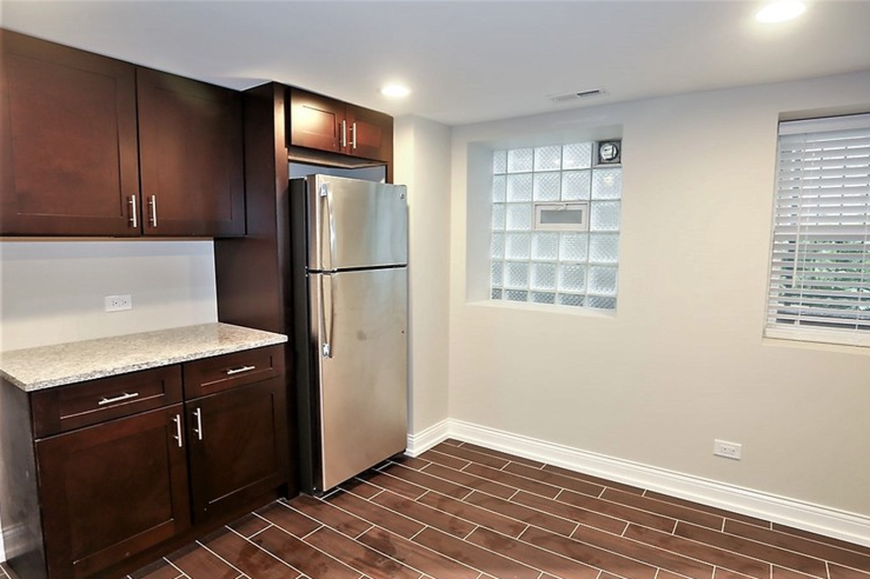 2758 N Richmond St - Photo 2 of 8