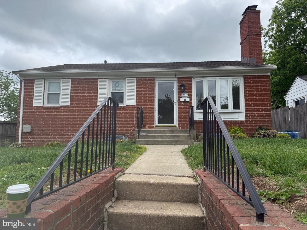 409 Mcarthur Dr - Photo 2 of 15