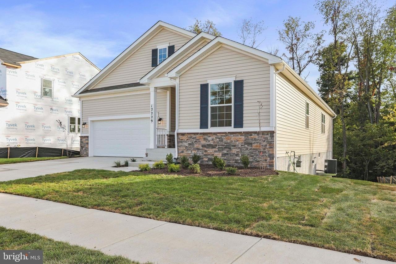 12229 Fallen Timbers Cir - Photo 2 of 40