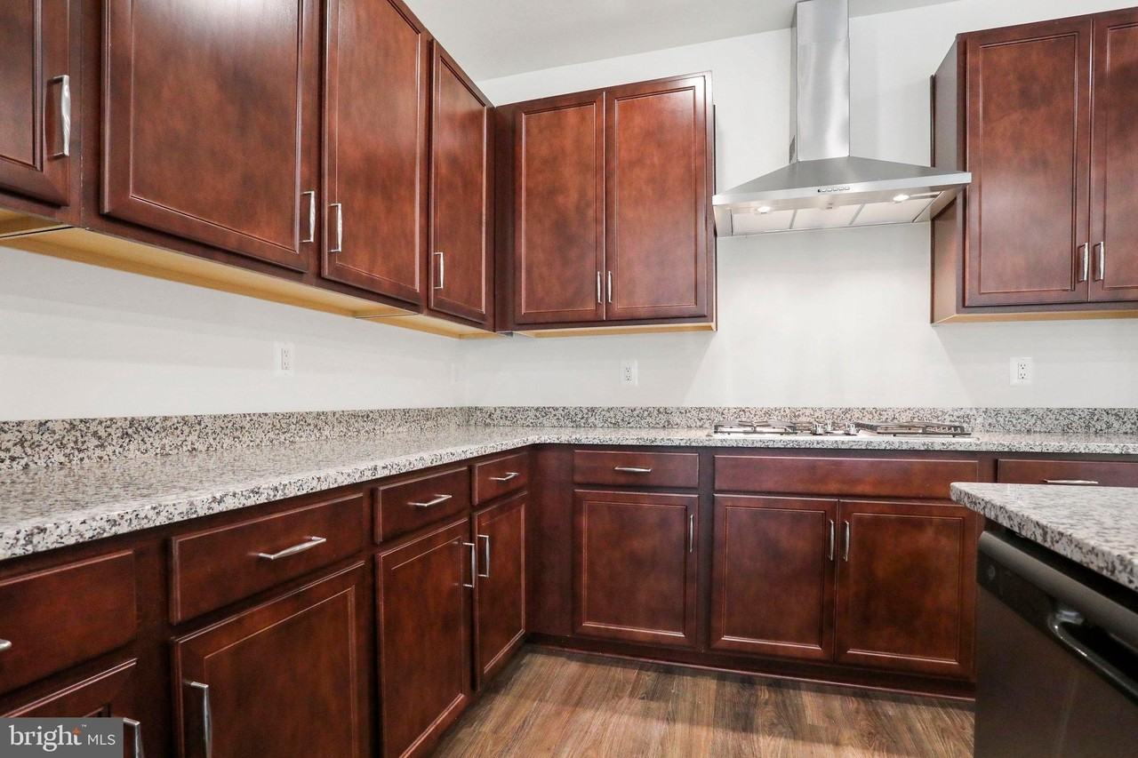 12229 Fallen Timbers Cir - Photo 6 of 40