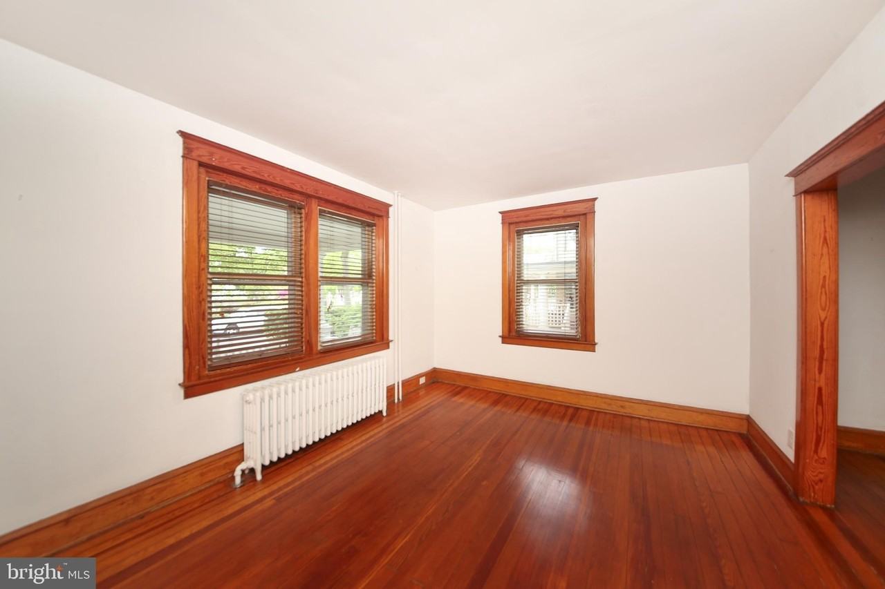 292 E Court St - Photo 6 of 23