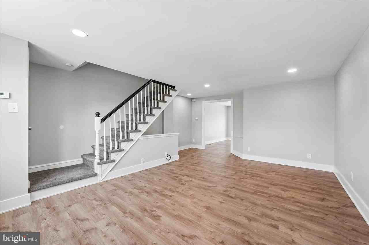 306 Pine St - Photo 2 of 25