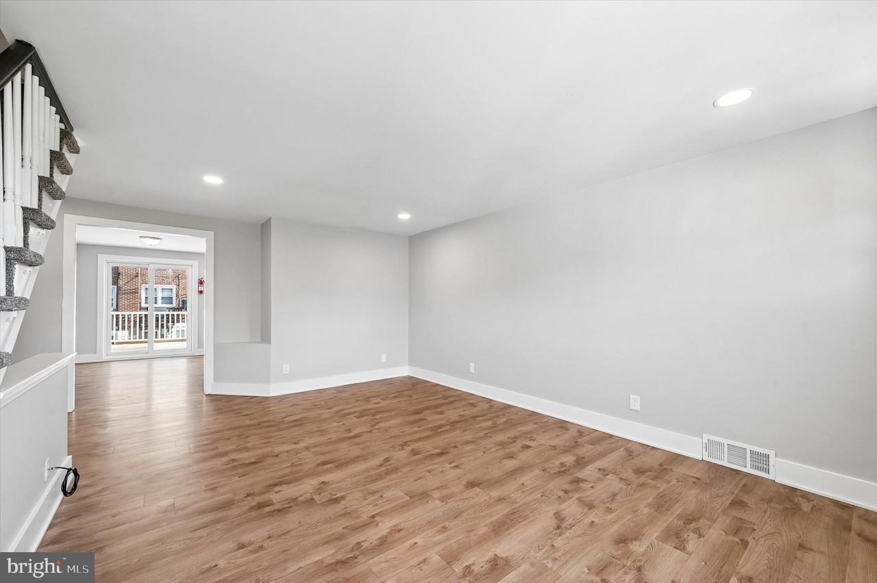 306 Pine St - Photo 3 of 25