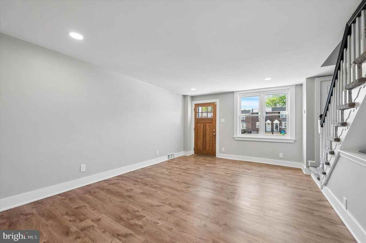 306 Pine St - Photo 5 of 25