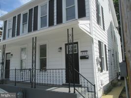 featured image of 828 Broad St
