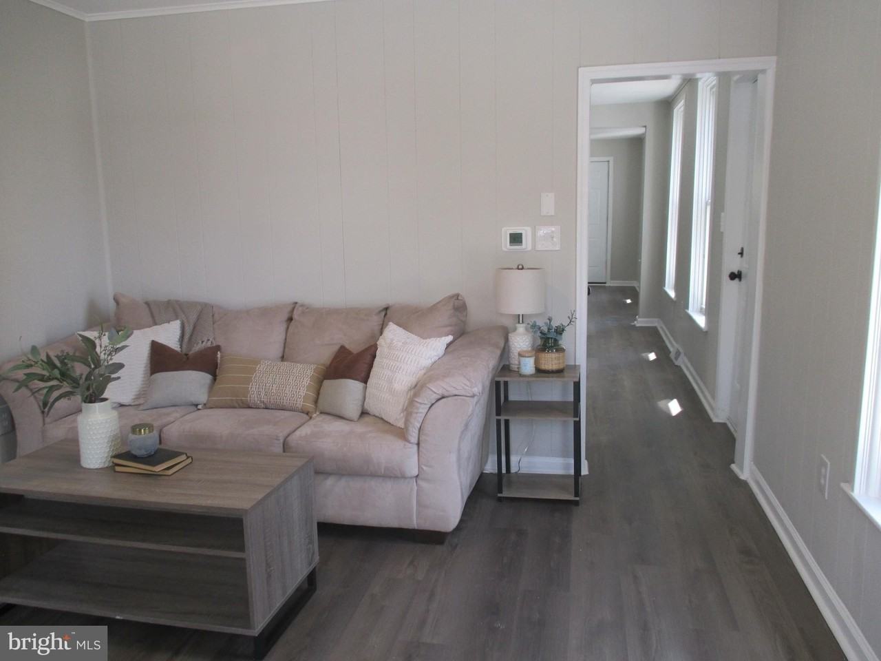 828 Broad St - Photo 2 of 19