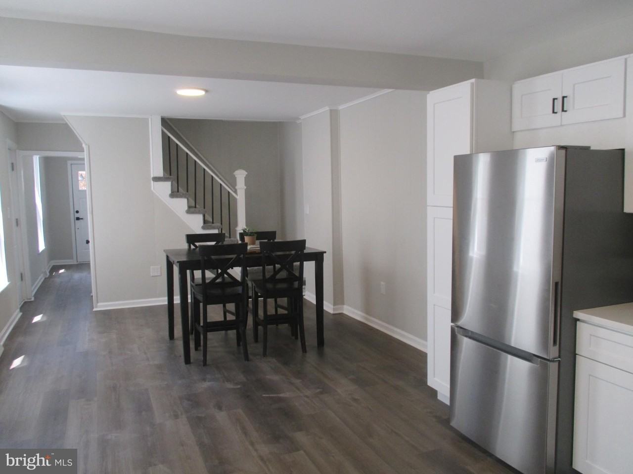828 Broad St - Photo 5 of 19