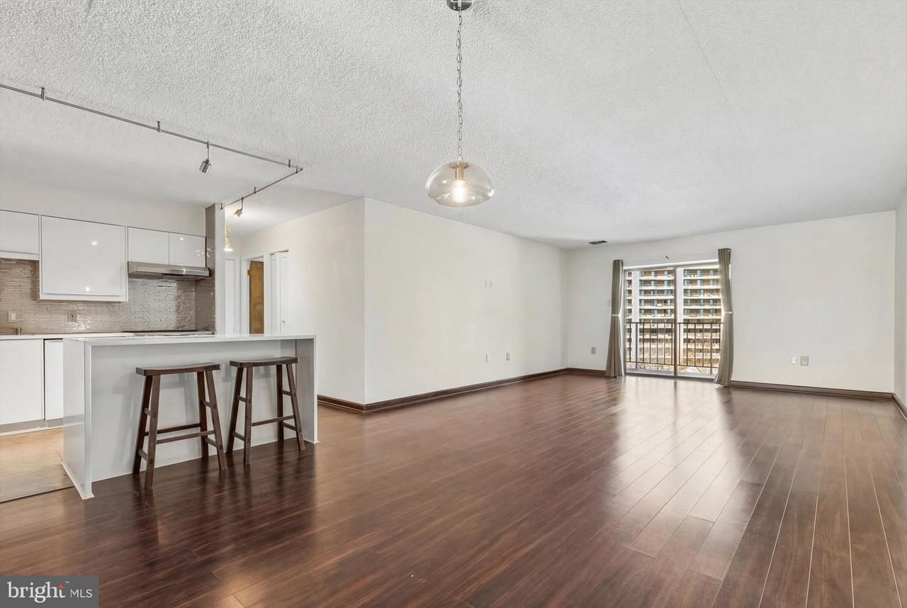 10503 Valley Forge Cir #503 - Photo 3 of 29