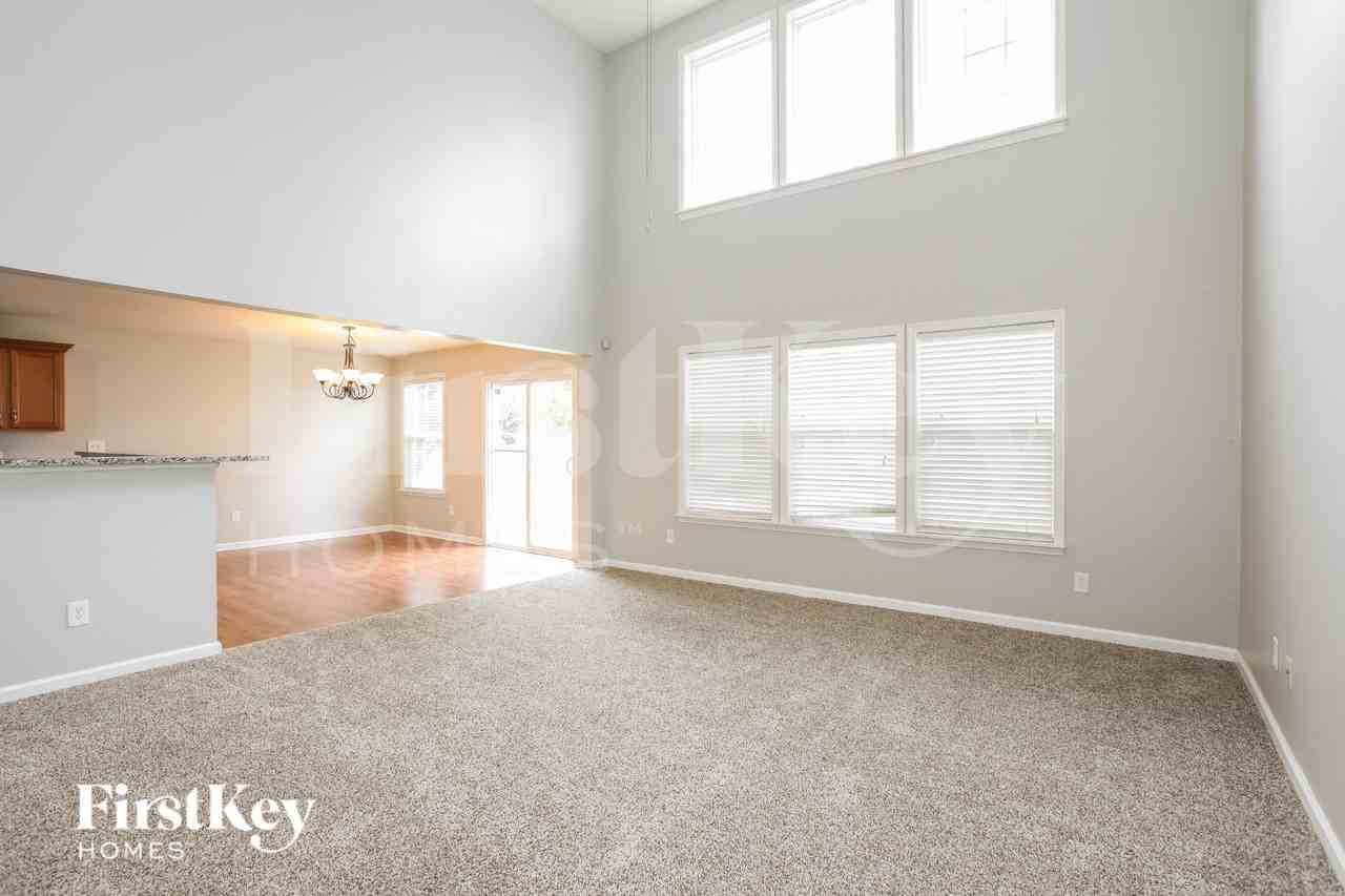 3807 Tartan Trl - Photo 5 of 19