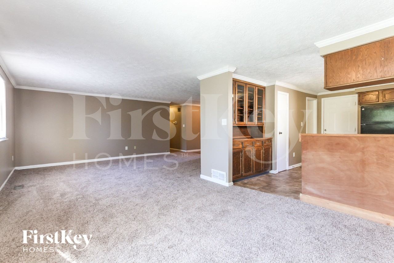 3735 Valley Lake Dr - Photo 6 of 19