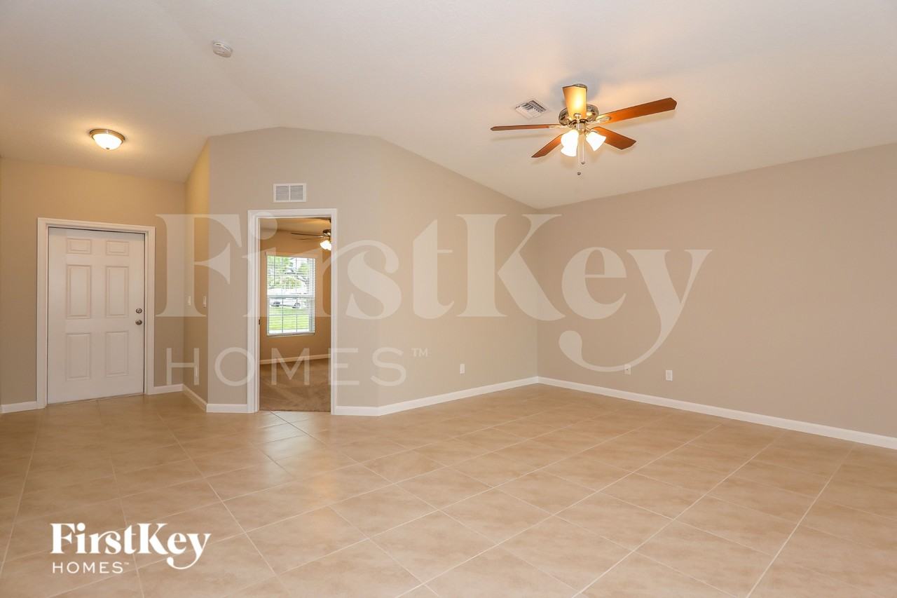 3501 Sw Voyager St - Photo 3 of 16