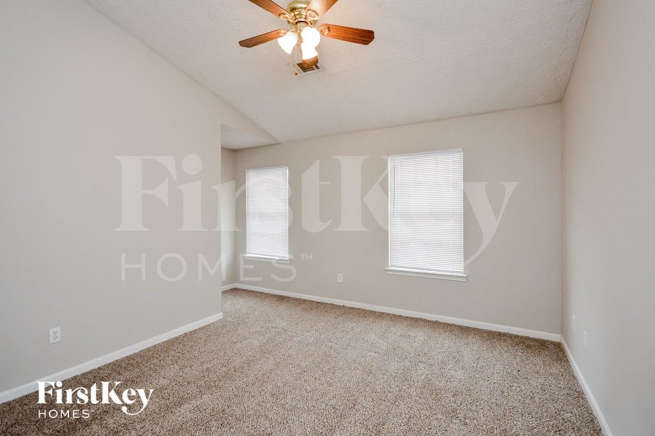 345 Lakeside Cir - Photo 7 of 15