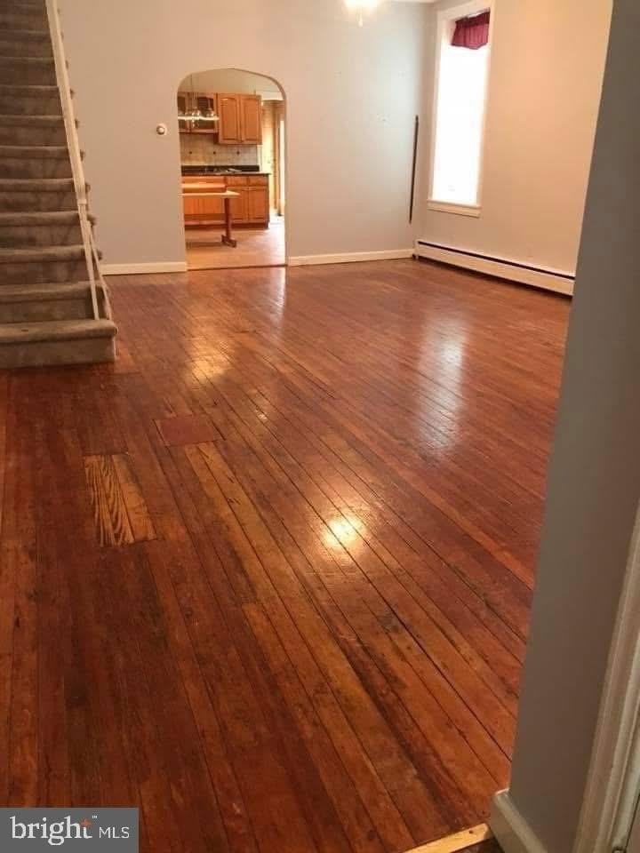450 Seville St - Photo 5 of 14