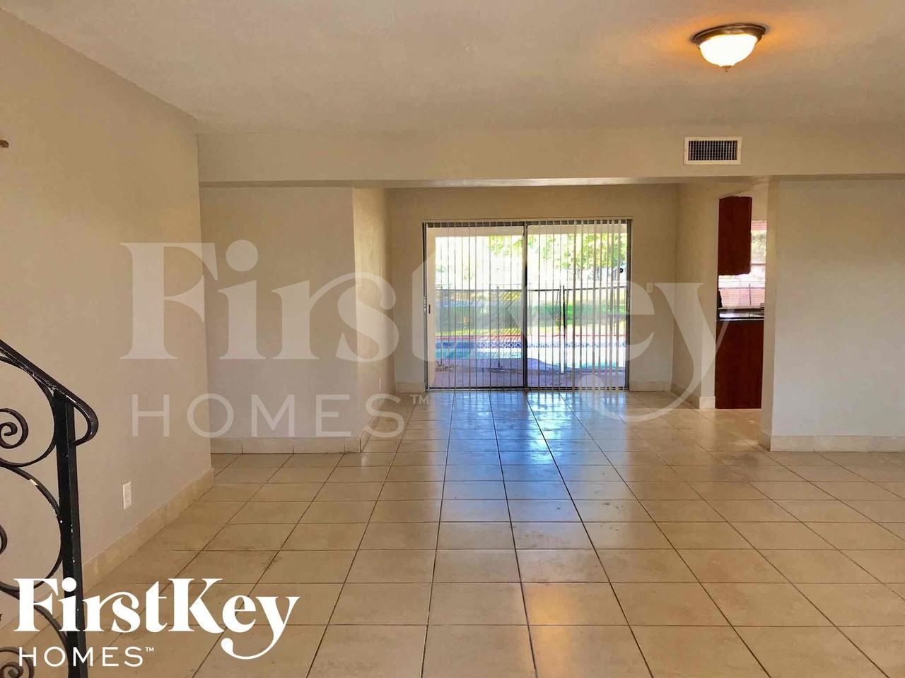 3427 Nw 37th St - Photo 2 of 27