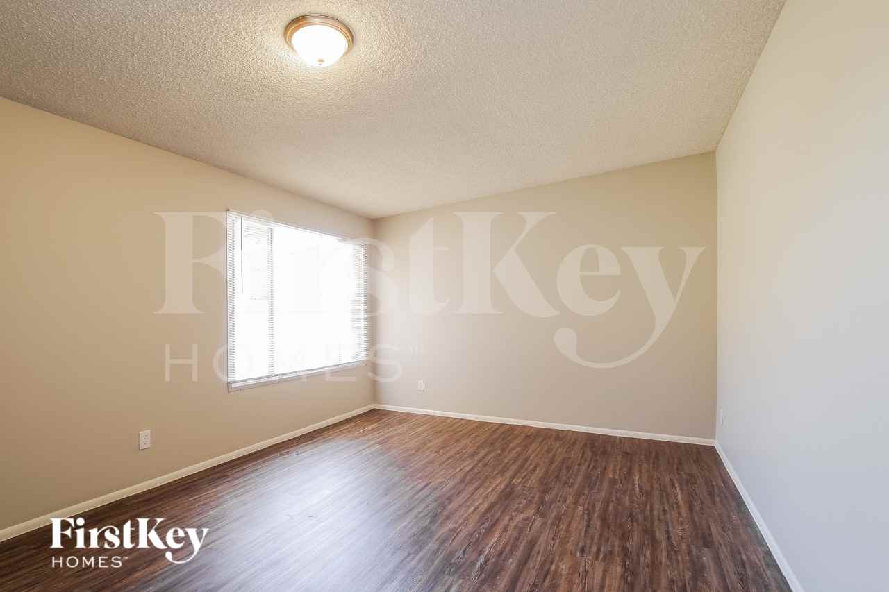 3341 W Desert Cove Ave - Photo 4 of 19