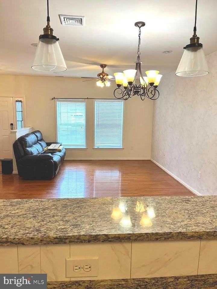 4461 Riverview Ln - Photo 3 of 27