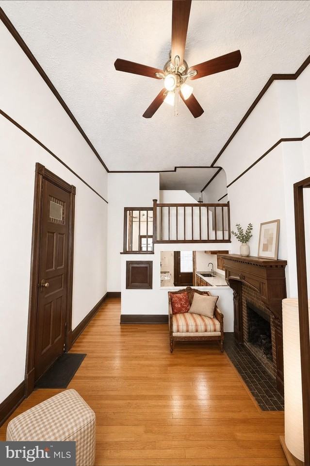 2030 Spring Garden St #1F - Photo 5 of 13