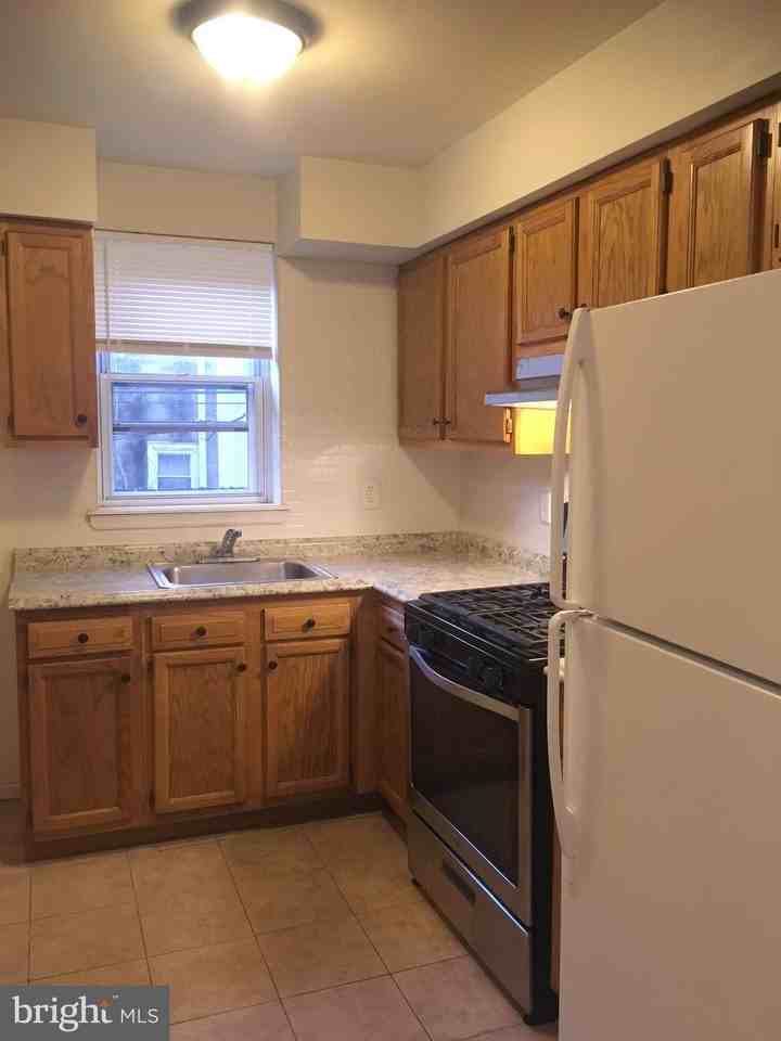 1236 N Newkirk St - Photo 5 of 22