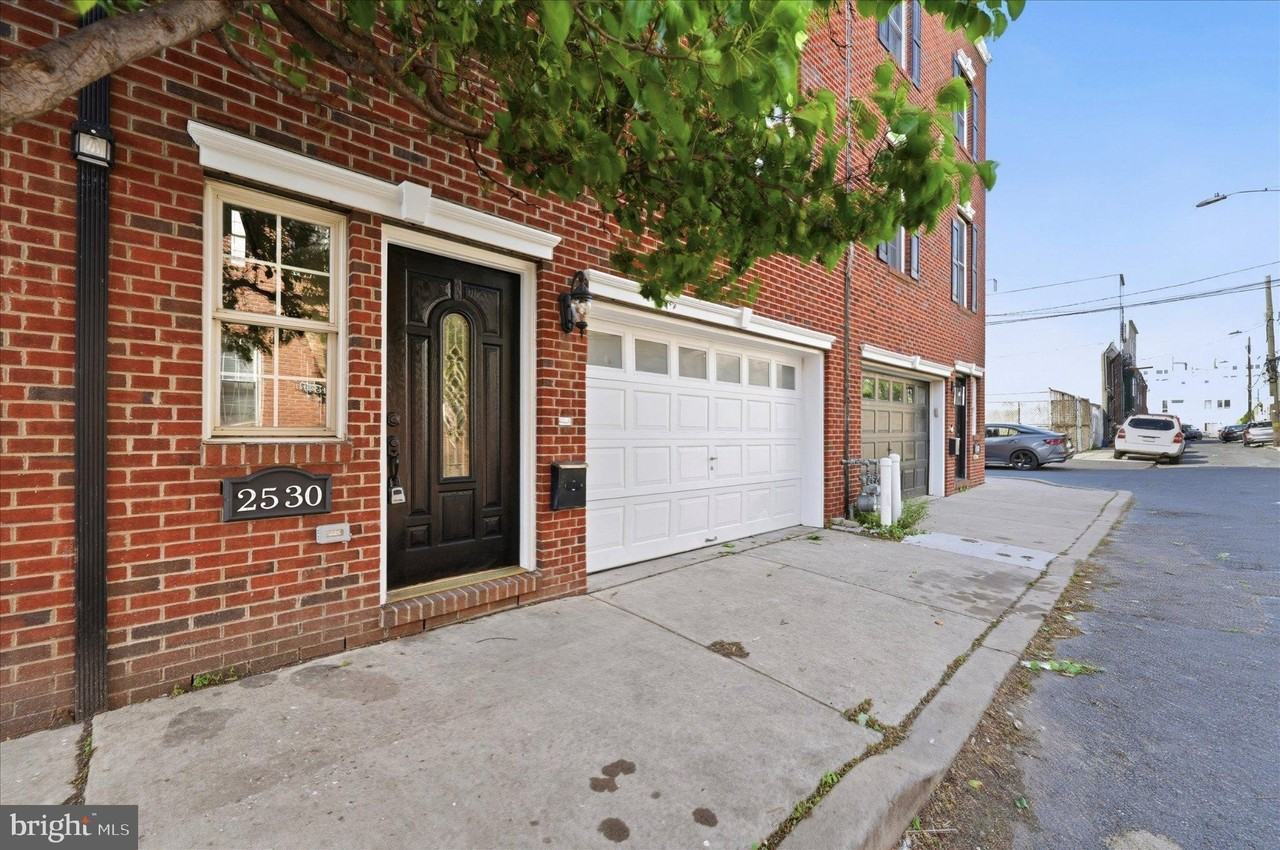 2530 Webb St - Photo 2 of 23