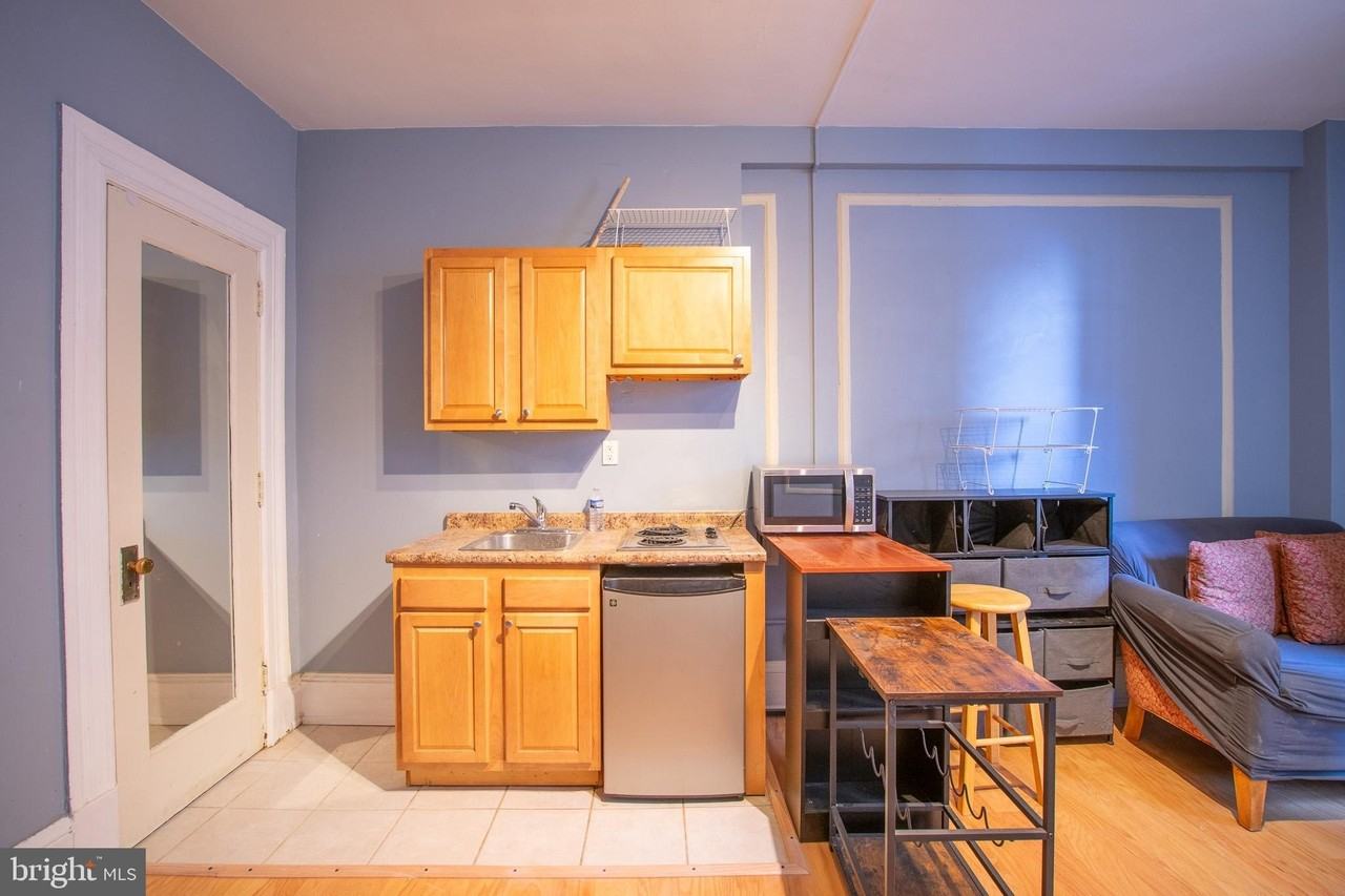 1324 Locust St #1030 - Photo 3 of 12