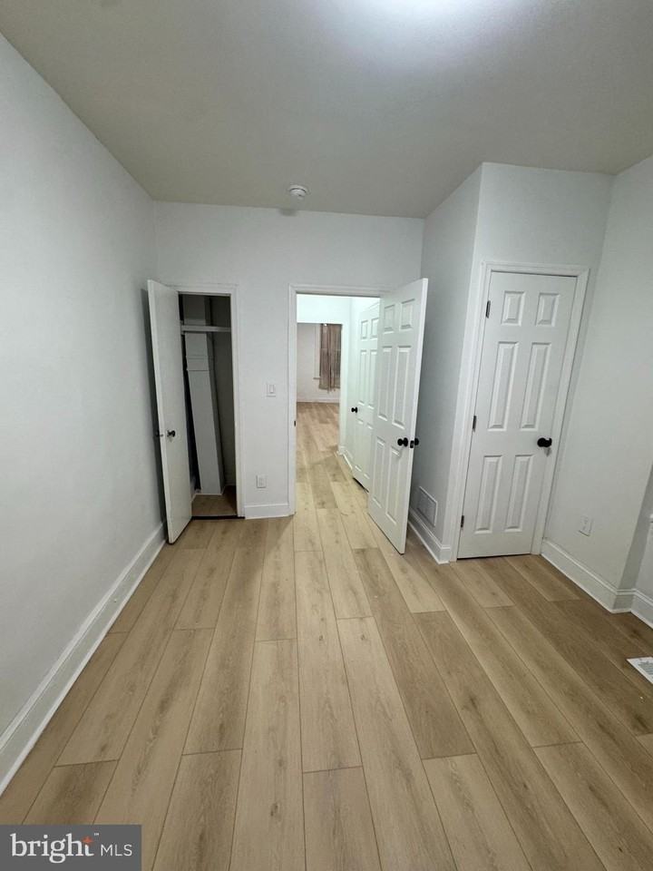 2535 S 8th St - Photo 4 of 5