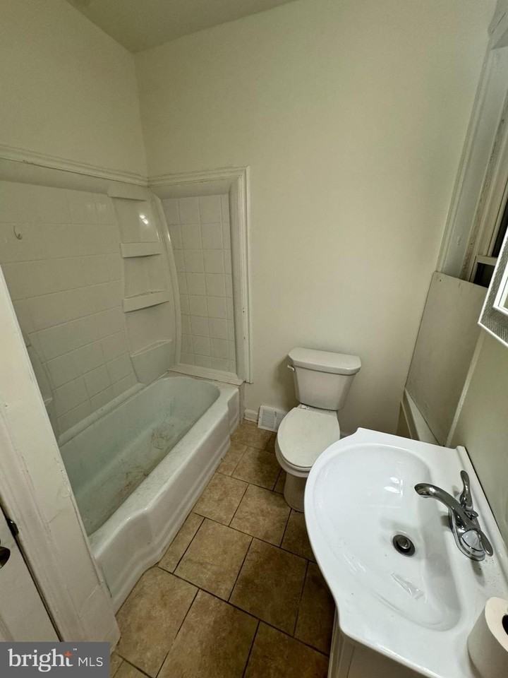 2535 S 8th St - Photo 5 of 5