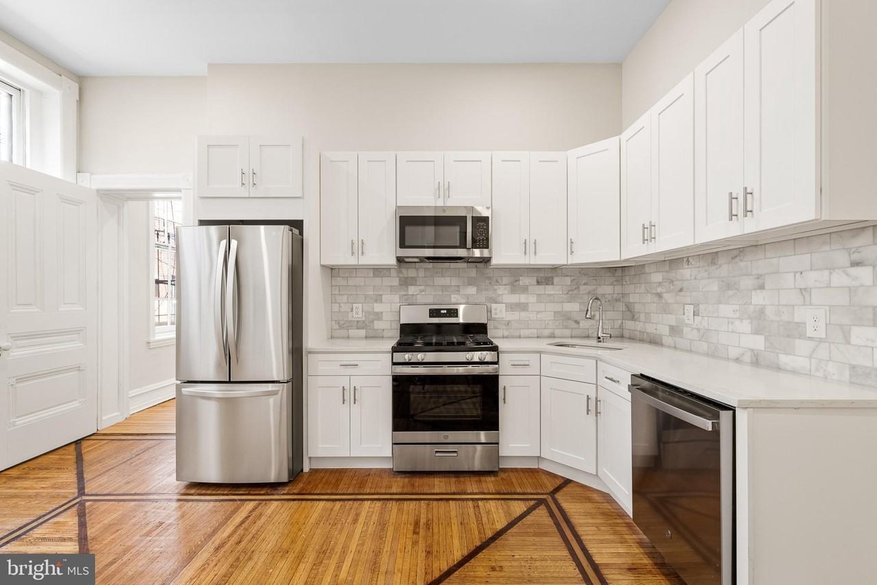 2311 Green St #1R - Photo 3 of 16