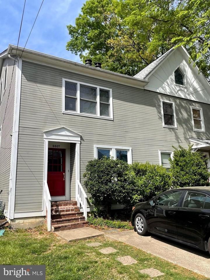 3607 13th St N - Photo 2 of 30