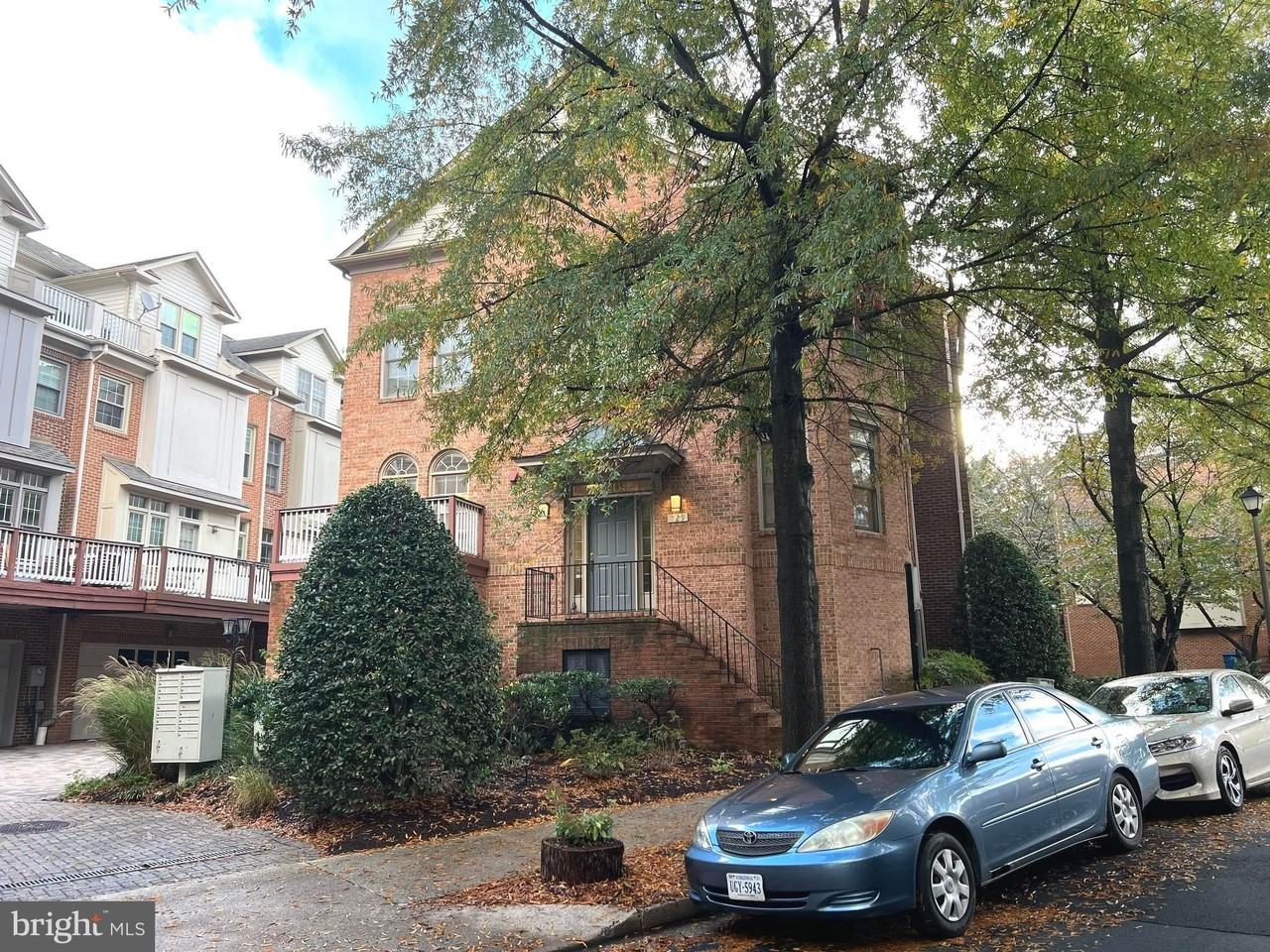 729 N Vermont St - Photo 2 of 36