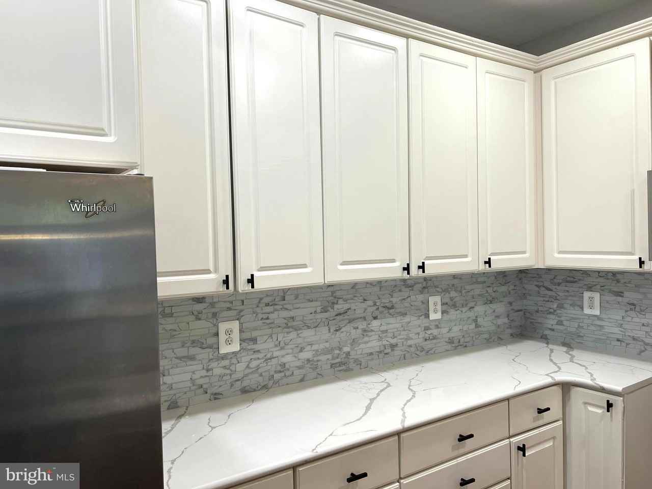 729 N Vermont St - Photo 7 of 36