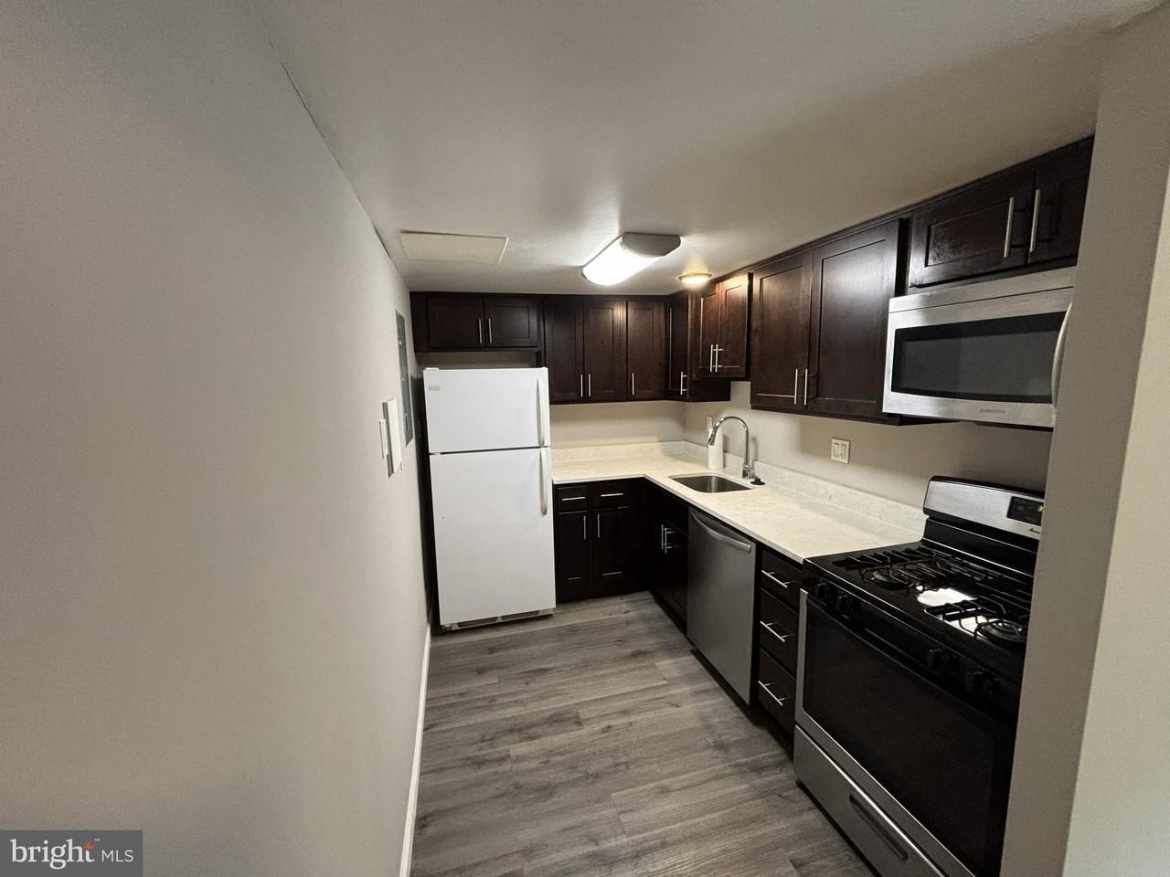 10025 Fair Woods Dr #143 - Photo 6 of 12