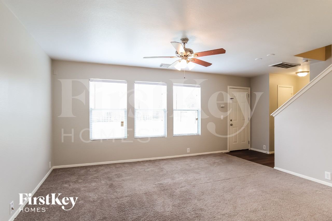 3122 Becker Glen St - Photo 3 of 19