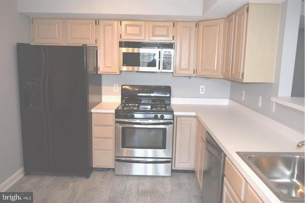 12249 Fairfield House Dr #411B - Photo 6 of 27