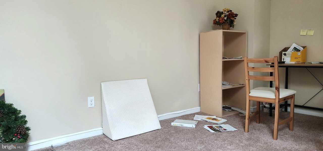 10204-C Ashbrooke Ct #11 - Photo 7 of 8