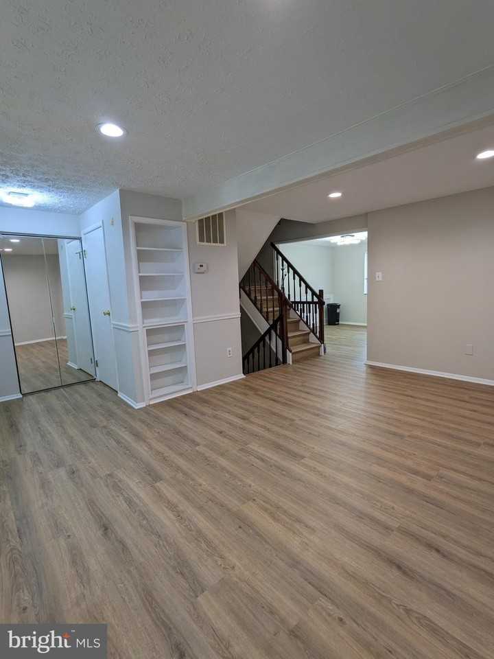 2996 Paddock Wood Ct - Photo 2 of 32