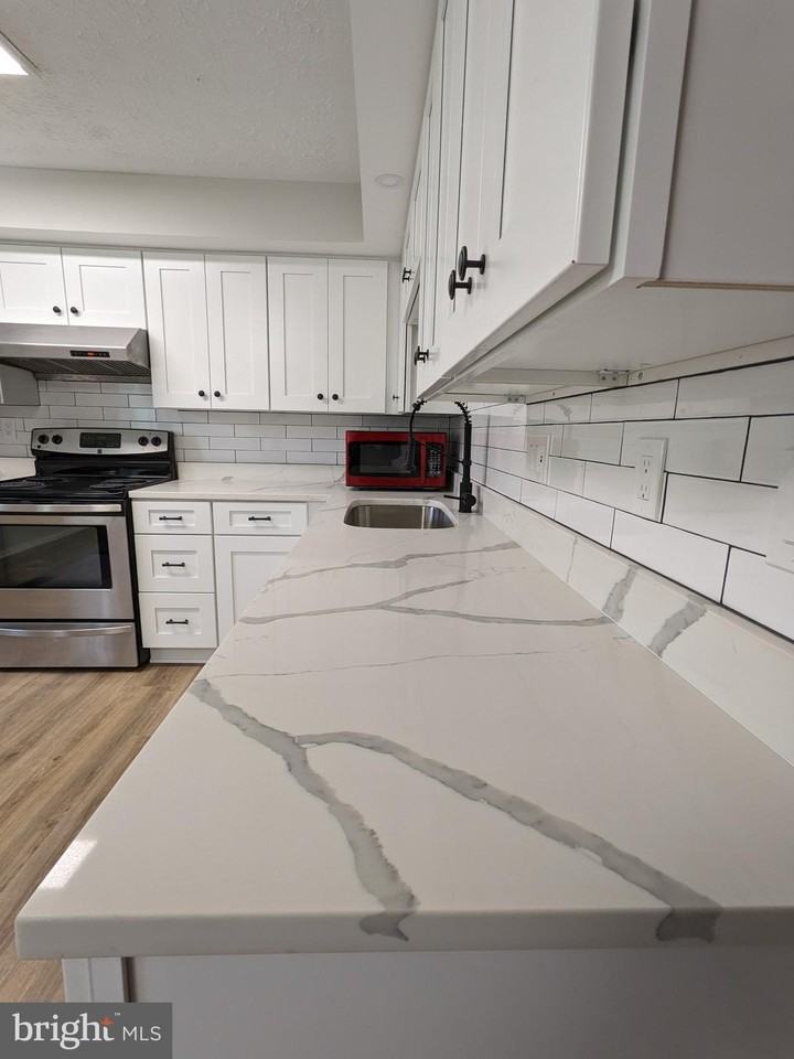 2996 Paddock Wood Ct - Photo 7 of 32