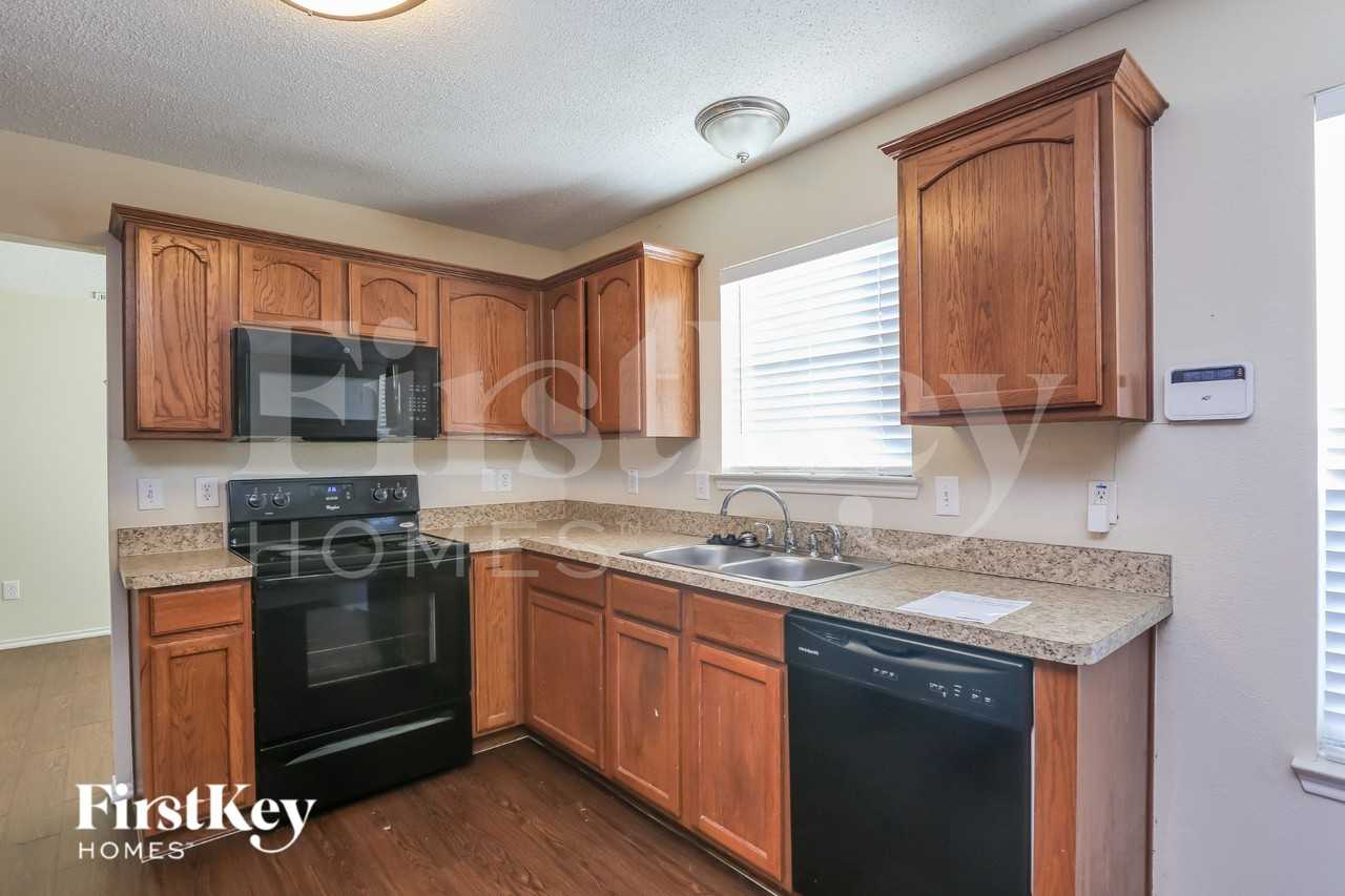 2900 Ocean Dr - Photo 6 of 19