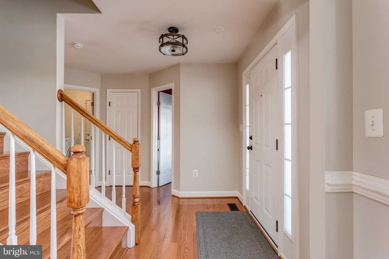 17285 Magic Mountain Dr - Photo 5 of 48