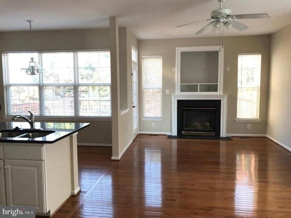 21276 Victorias Cross Ter - Photo 5 of 15