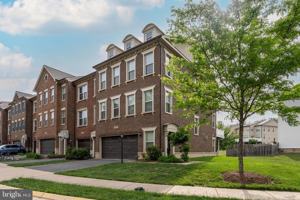 featured image of 42230 Castle Ridge Sq